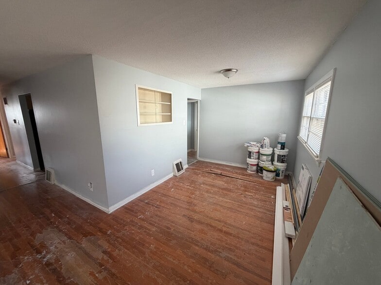 Building Photo - 1120 Highmont Dr