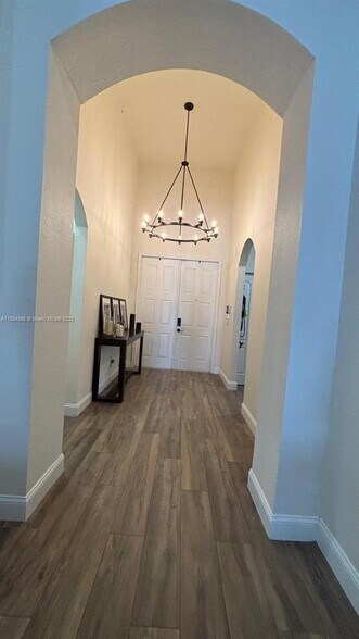 Building Photo - 3015 SW 135th Ave