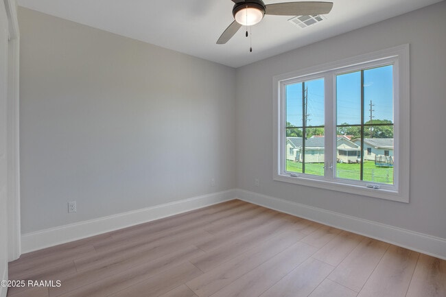 Building Photo - 424 Eraste Landry Rd