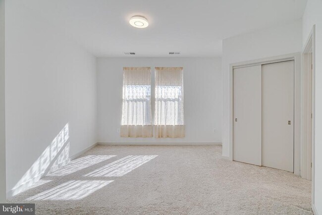 Building Photo - 10755 Fairgrounds Dr