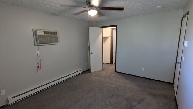 Building Photo - MN Cedar Village (797)