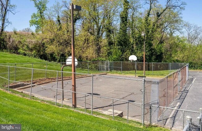 Building Photo - 2655 Birney Pl SE