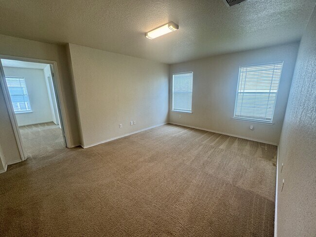 Building Photo - 8755 Sunview Park