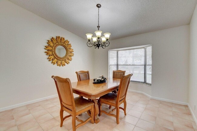 Building Photo - 11511 Island Lakes Ln