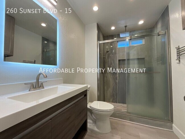 Building Photo - 260 Sunset Blvd