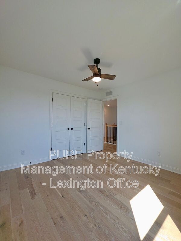 Building Photo - 728 Shaker Dr