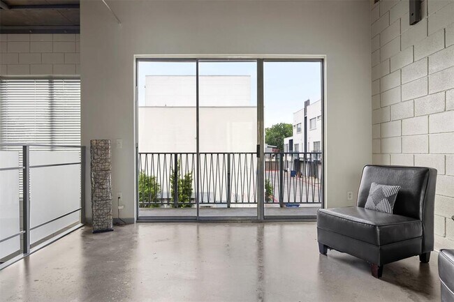 Building Photo - 4801 S Congress Ave
