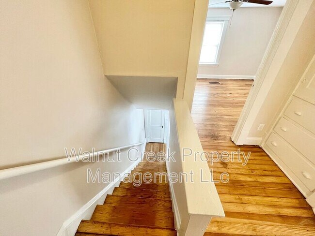 Building Photo - 136 Cleveland St