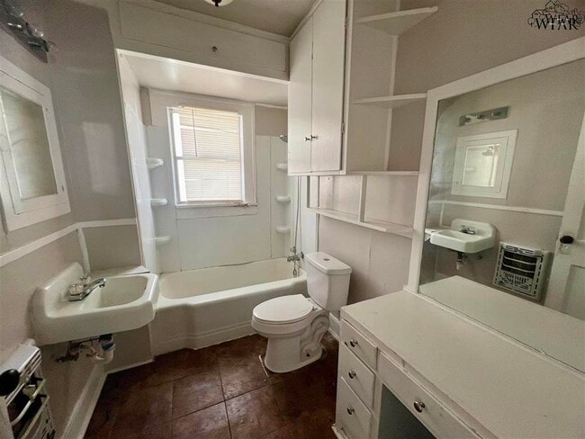 Building Photo - 3107 Ave R