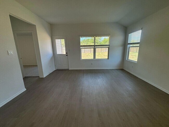 Building Photo - 275 Keefer