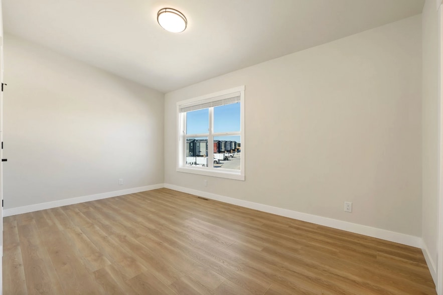 Building Photo - 3130 W Laux Dr