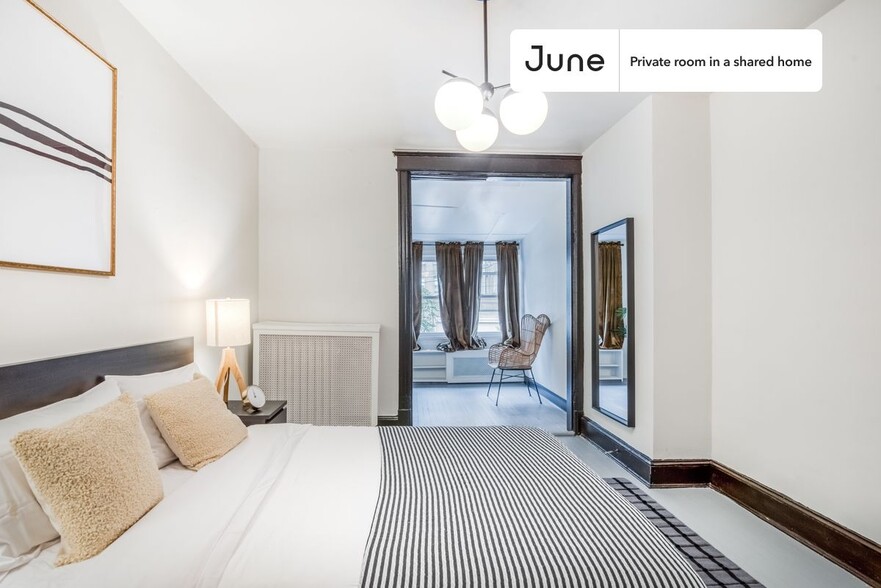 Building Photo - Room in Shared 5 bed/2 bath home in Woodley Park