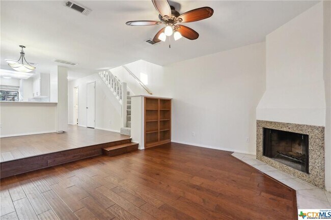 Building Photo - 7122 Wood Hollow Dr