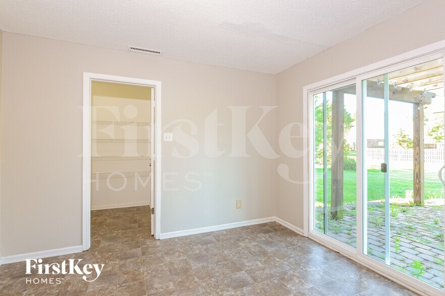 Building Photo - 10473 Windward Dr
