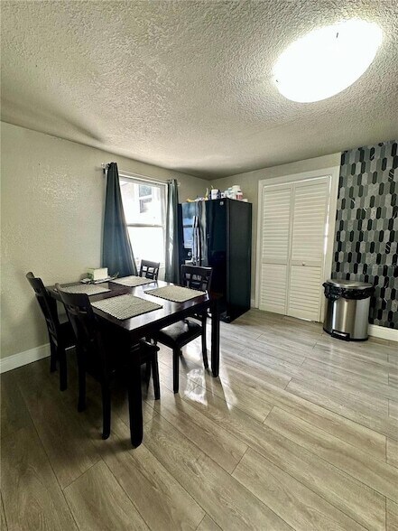 Building Photo - 2003 E Humphrey St