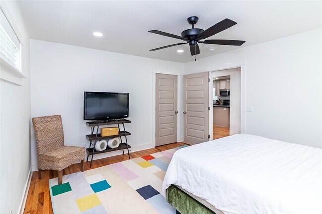 Building Photo - 394 Fletcher Ave