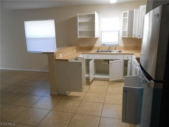 Building Photo - 202 Hightower Ave S