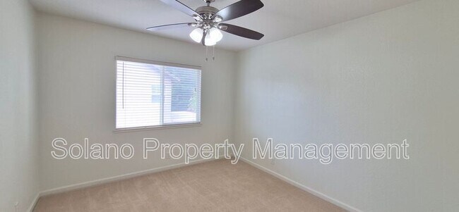 Building Photo - 2080 Mariposa Dr