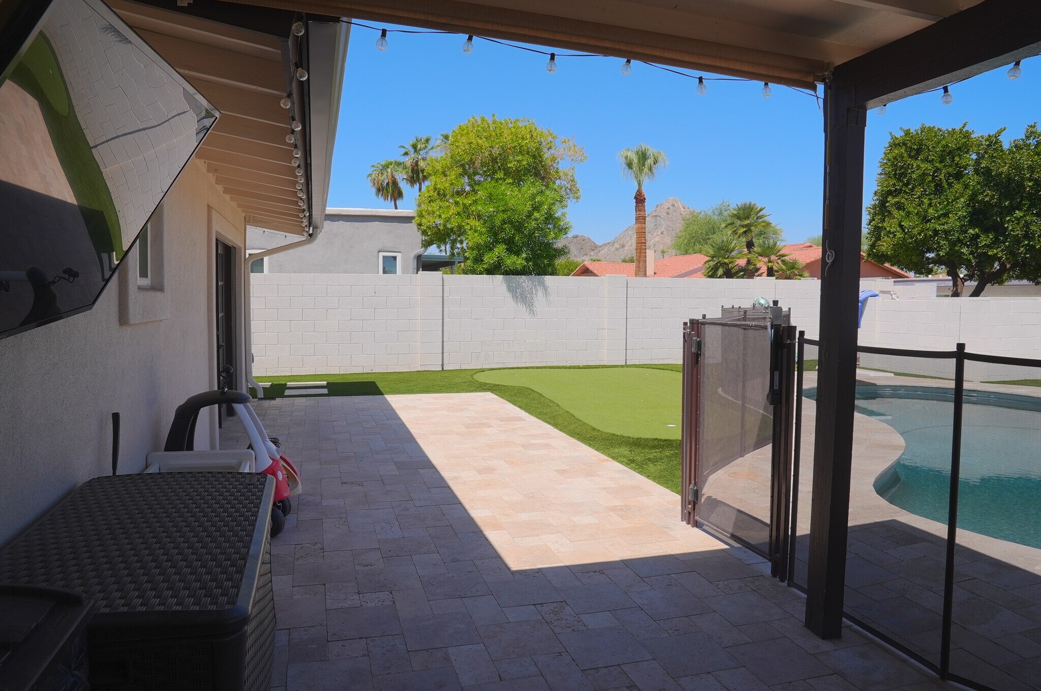 Building Photo - 2526 E Mercer Ln