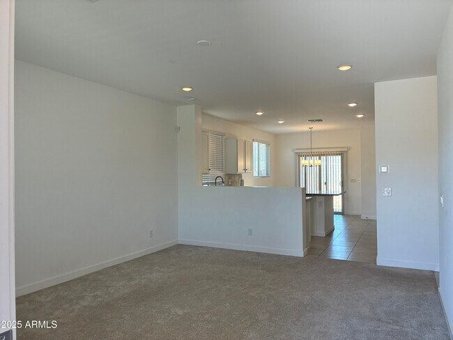 Building Photo - 16878 W Diana Ave
