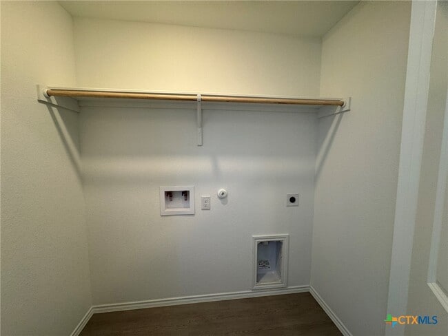 Building Photo - 317 Trinity River Holw