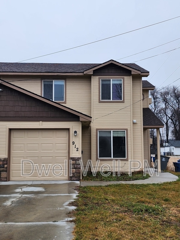 Building Photo - 912 E Georgia Ave