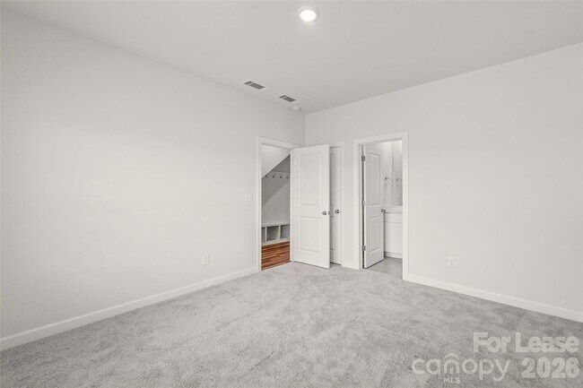 Building Photo - 7136 Bryce Ave
