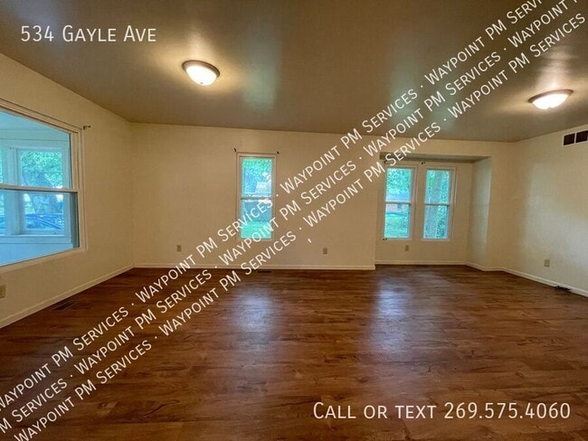 Building Photo - 534 Gayle Ave