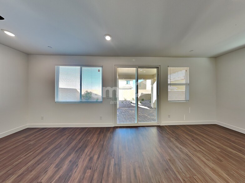 Building Photo - 100 Island Plumeria Ln