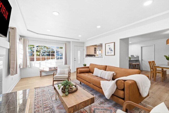 Building Photo - 765 Elkwood Ave