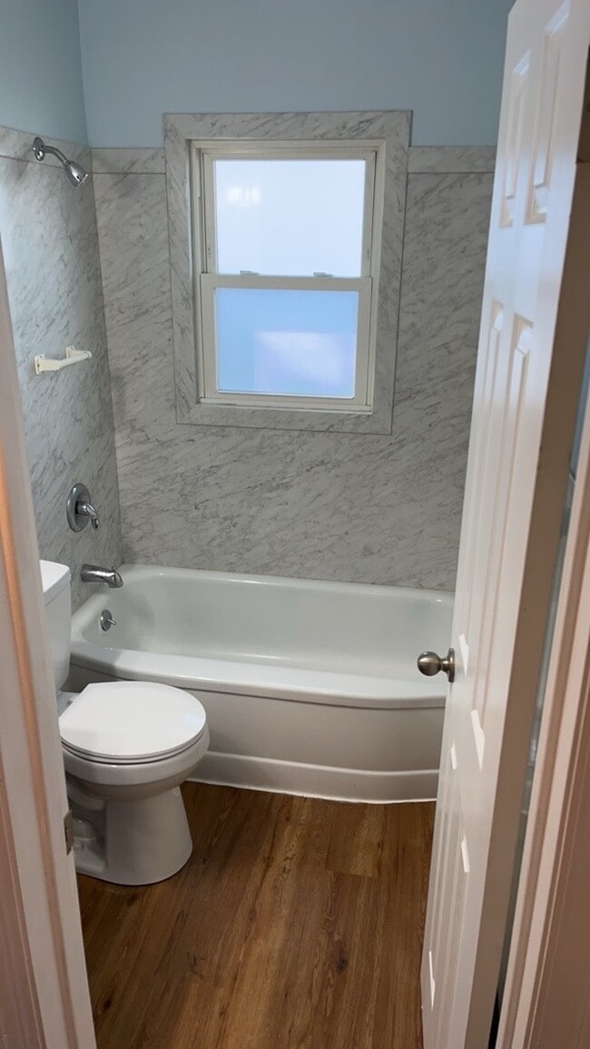 Building Photo - 4230 Reading Rd