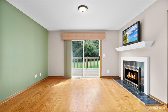 Building Photo - 38W199 Heatherfield Dr