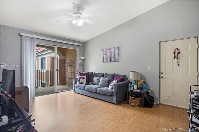 Building Photo - 6831 SW 44th St