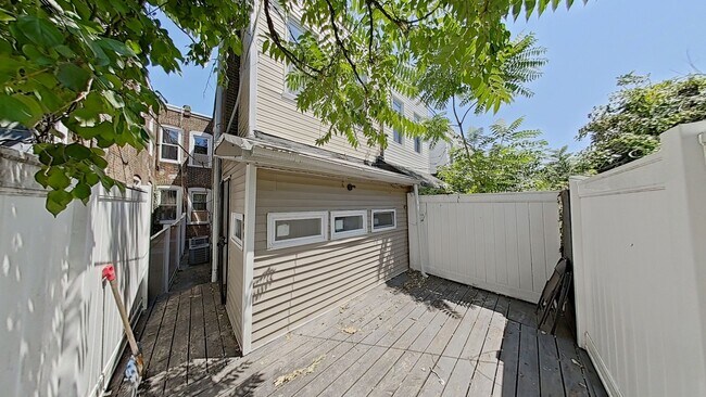 Building Photo - 126 N 53rd St