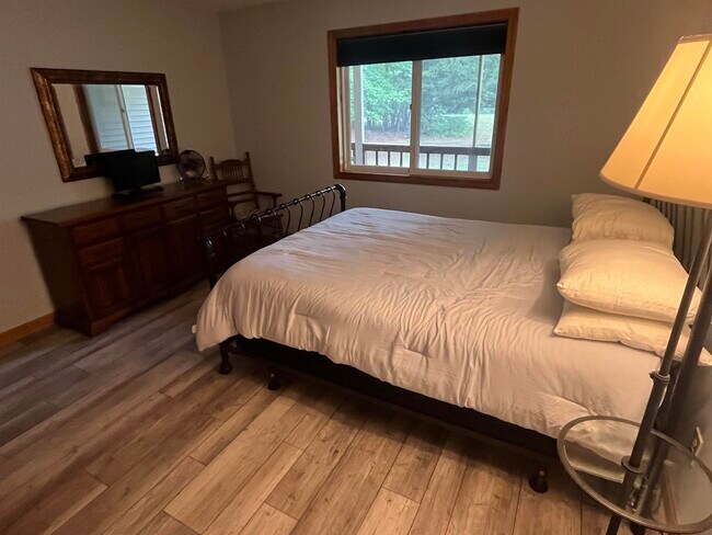 Building Photo - 9 Fawn Meadows