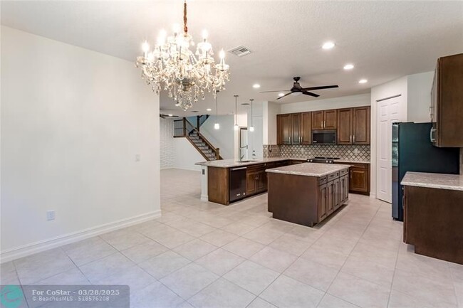 Building Photo - 8127 Rainforest Jasper Ln