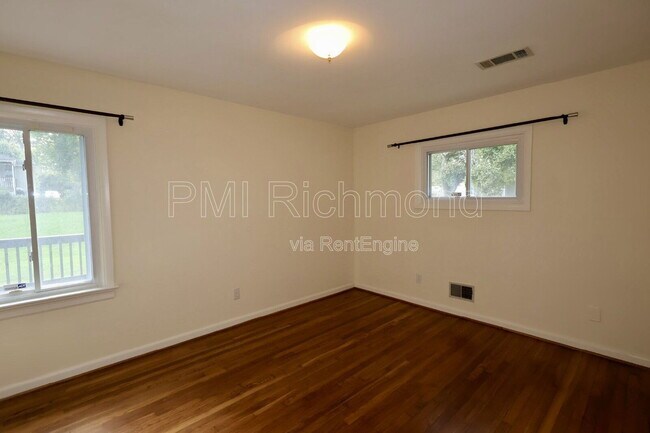 Building Photo - 9107 Mapleview Ave