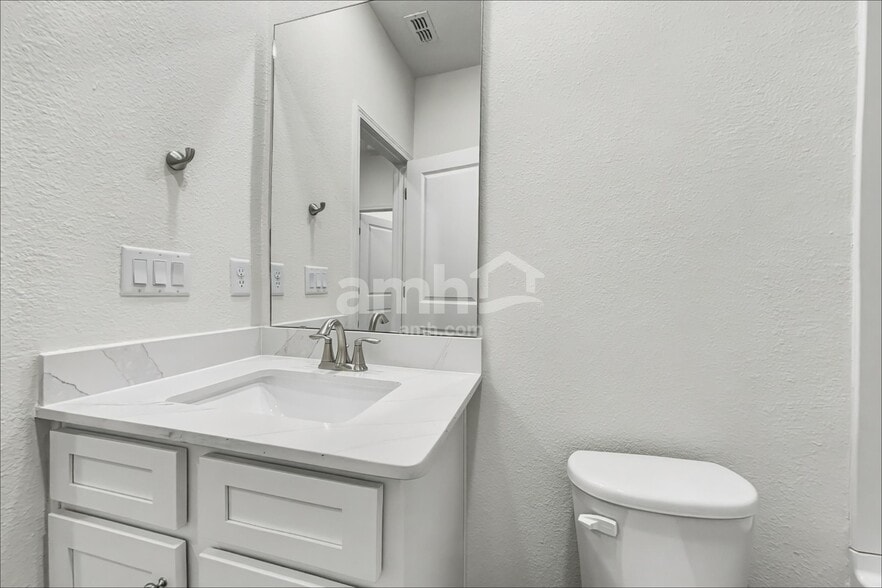 Building Photo - 97042 Blackrock Cv Wy
