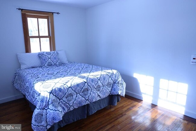 Building Photo - 2598 River Rd