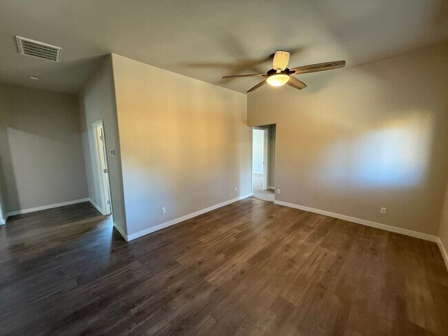 Building Photo - 1330-1334 SW 8th Ave Triplex/crema102-626