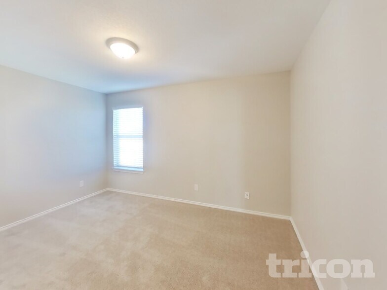 Building Photo - 2310 Cats Paw View