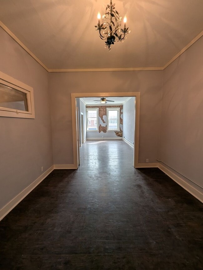 Building Photo - 409 Main St