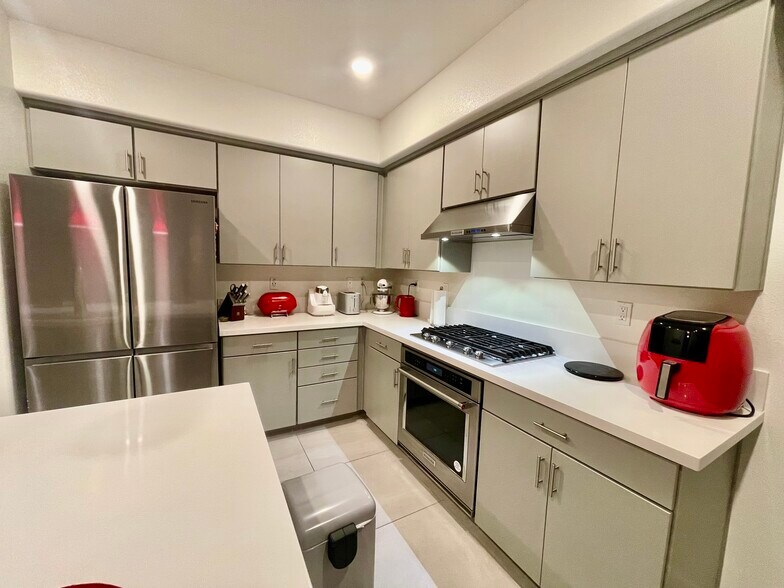 Building Photo - 26 Lesina Way