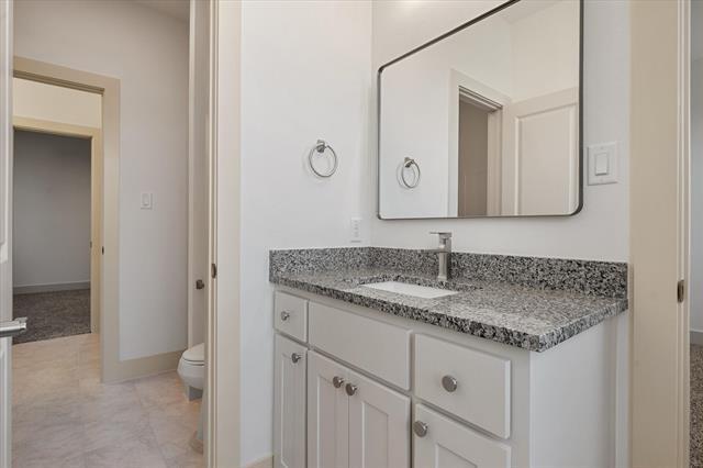 Building Photo - 506 E Kimball St