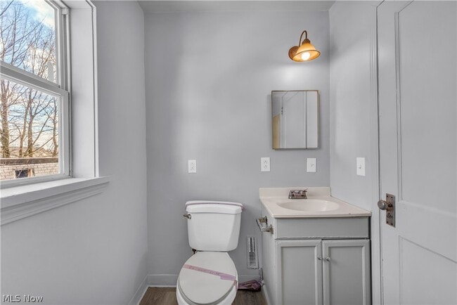 Building Photo - 3937 W 22nd St