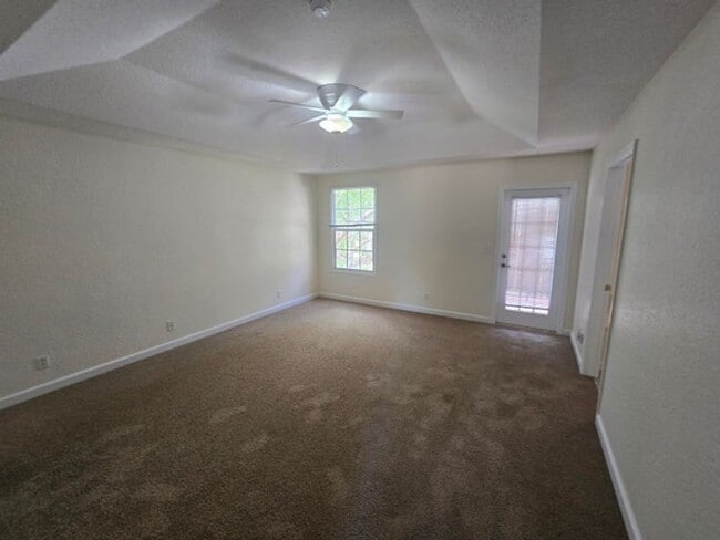 Building Photo - 8017 Murano Cir