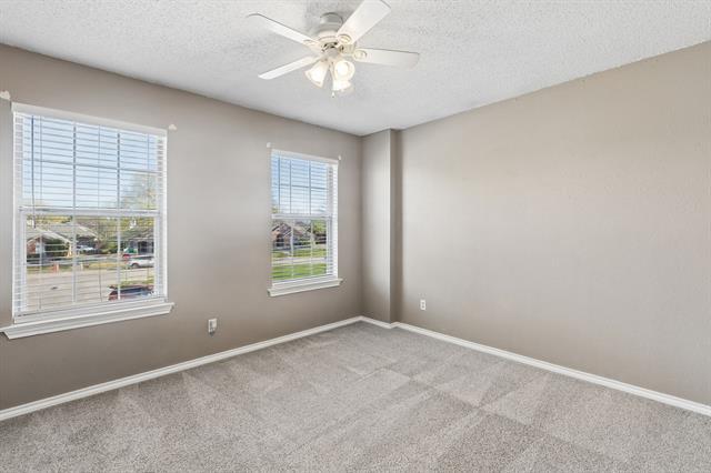 Building Photo - 2 Rivercrest Ct