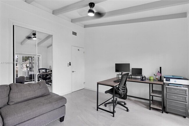 Building Photo - 2430 Key Largo Ln