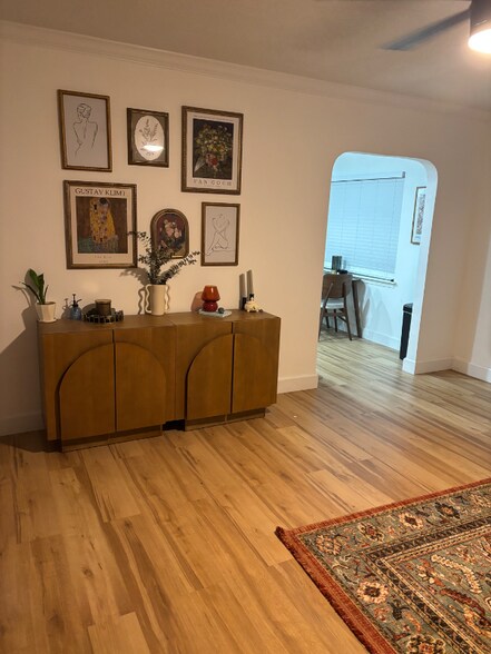 Building Photo - 215 N Glenwood Ave