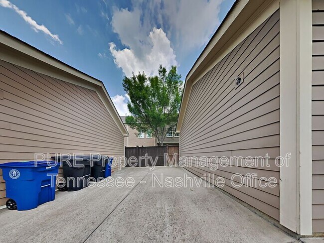 Building Photo - 1022 Rural Plains Cir